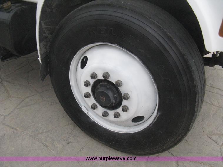 image for item E3373 1995 International 4900 dump truck