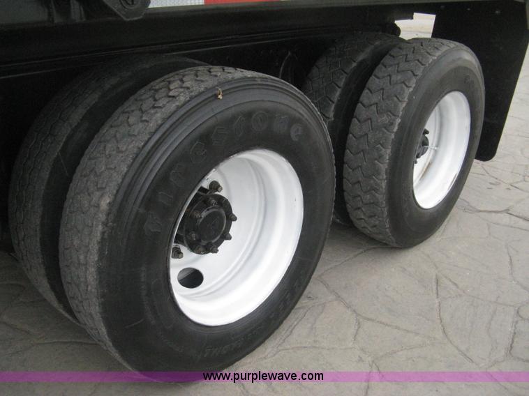 image for item E3373 1995 International 4900 dump truck