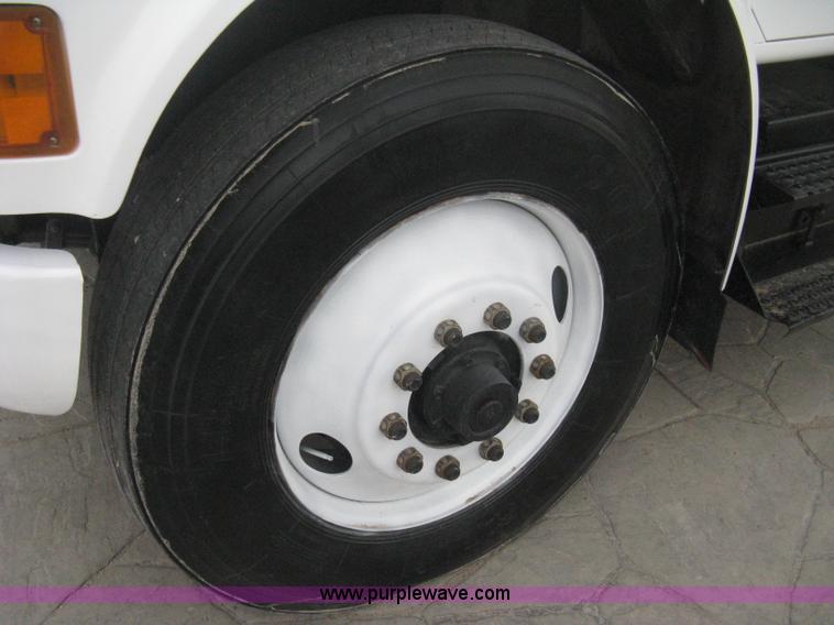 image for item E3373 1995 International 4900 dump truck