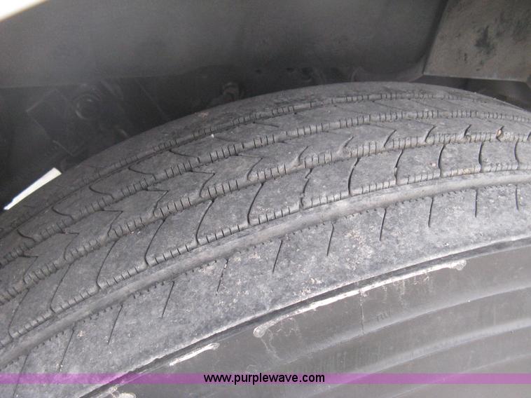 image for item E3373 1995 International 4900 dump truck