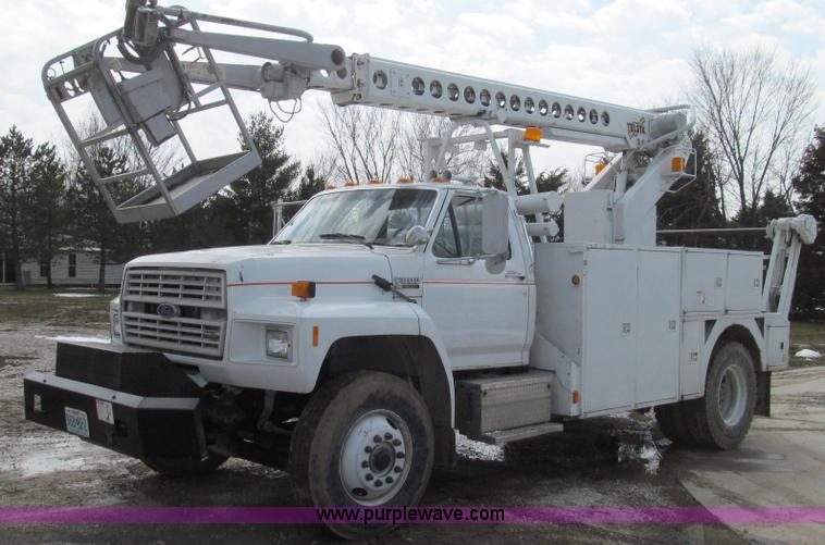 image for item E3840 1991 Ford F800 bucket truck
