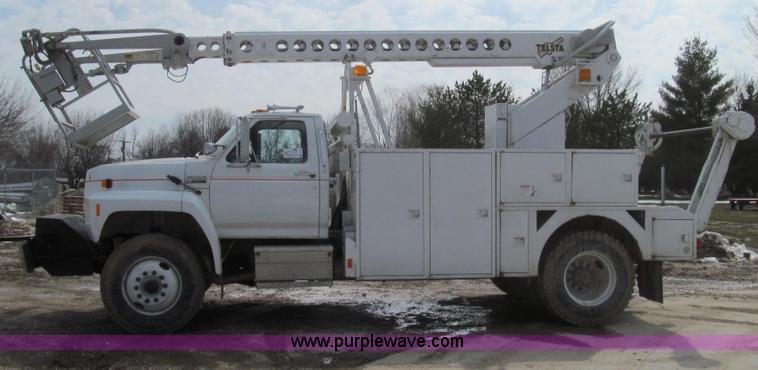 image for item E3840 1991 Ford F800 bucket truck