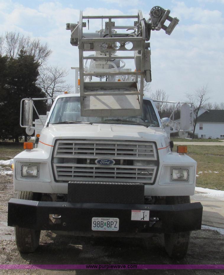 image for item E3840 1991 Ford F800 bucket truck