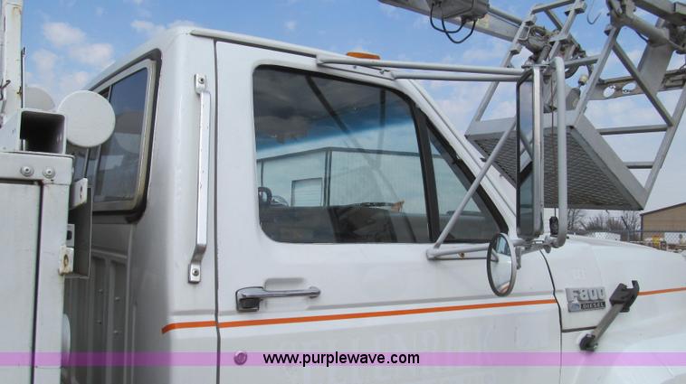 image for item E3840 1991 Ford F800 bucket truck