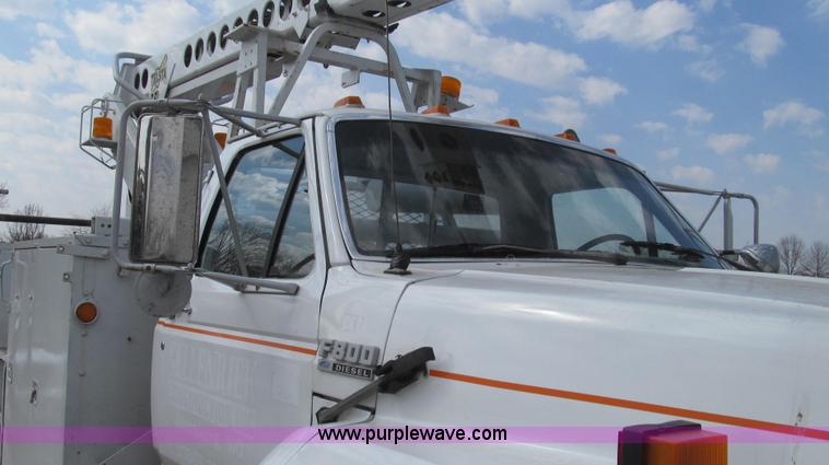 image for item E3840 1991 Ford F800 bucket truck