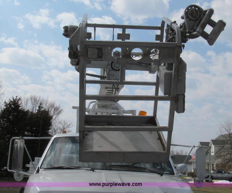image for item E3840 1991 Ford F800 bucket truck