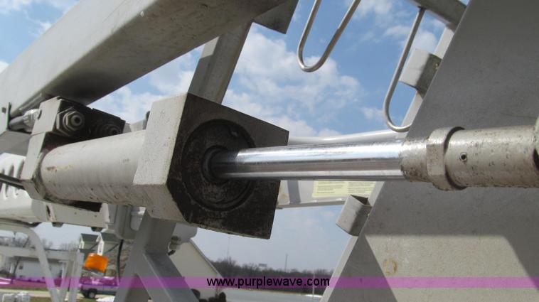 image for item E3840 1991 Ford F800 bucket truck