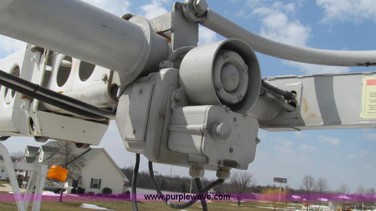 image for item E3840 1991 Ford F800 bucket truck