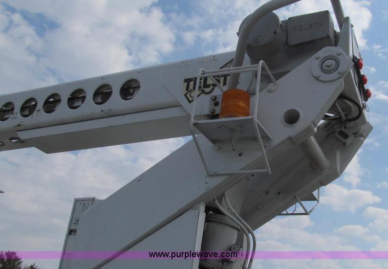 image for item E3840 1991 Ford F800 bucket truck