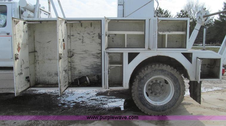 image for item E3840 1991 Ford F800 bucket truck