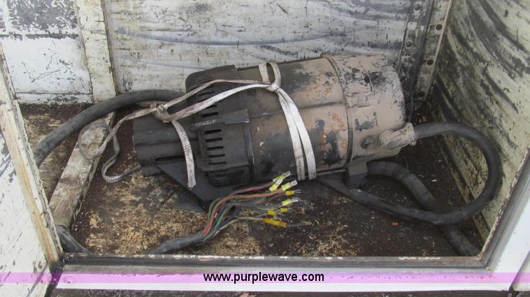 image for item E3840 1991 Ford F800 bucket truck