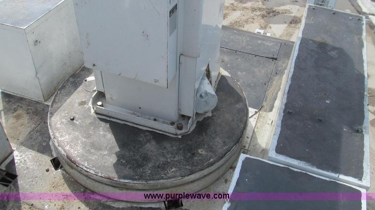 image for item E3840 1991 Ford F800 bucket truck