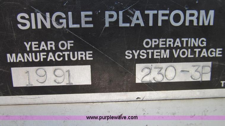 image for item E3840 1991 Ford F800 bucket truck