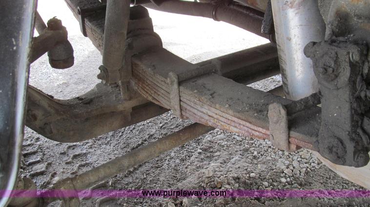 image for item E3840 1991 Ford F800 bucket truck