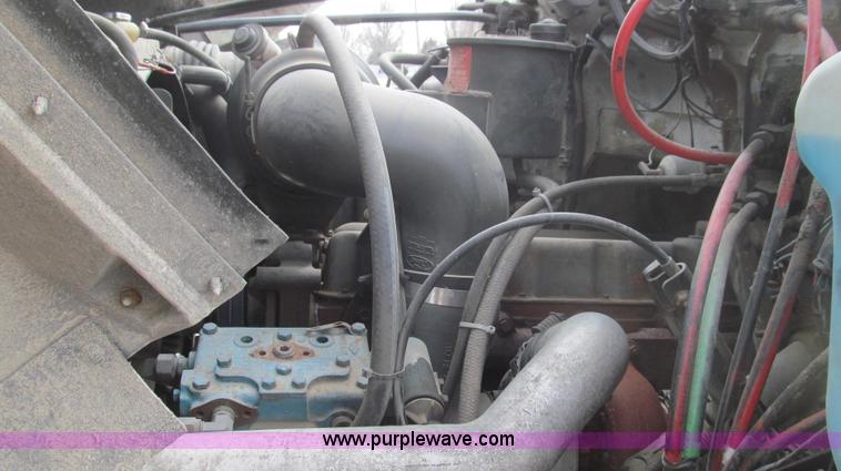 image for item E3840 1991 Ford F800 bucket truck