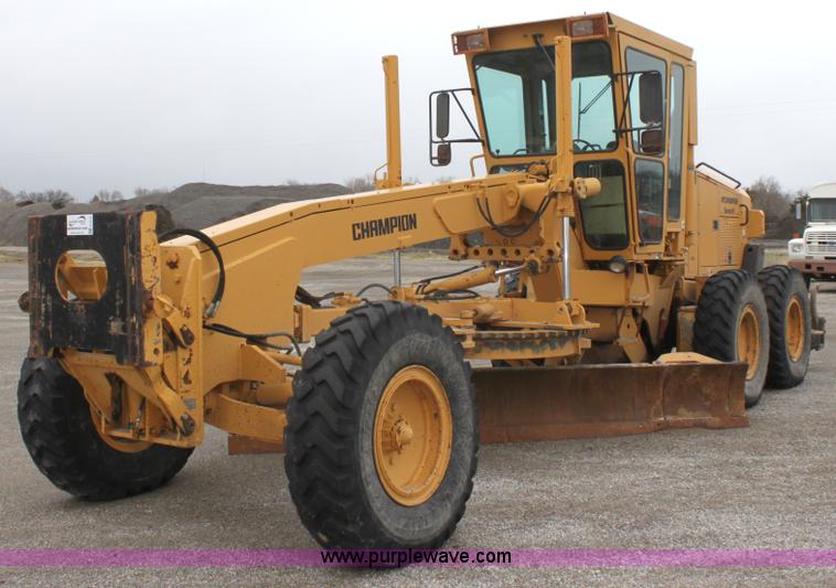 image for item E4315 Champion 720A Series IV articulated motor grader