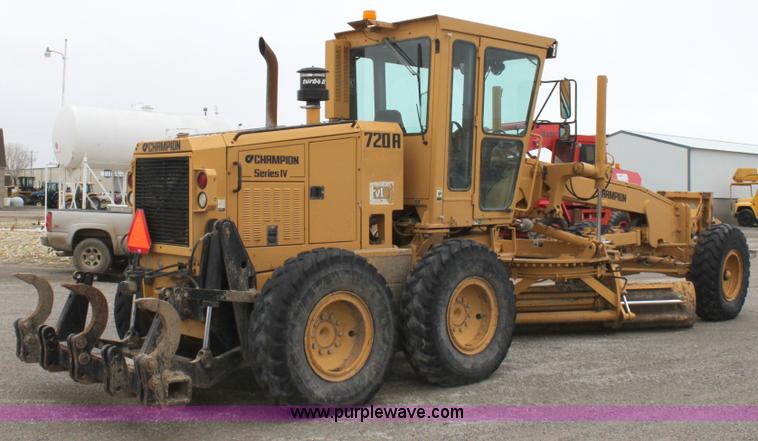 image for item E4315 Champion 720A Series IV articulated motor grader