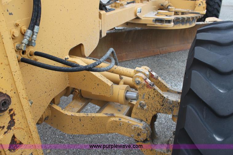 image for item E4315 Champion 720A Series IV articulated motor grader