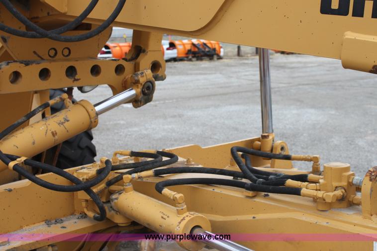 image for item E4315 Champion 720A Series IV articulated motor grader