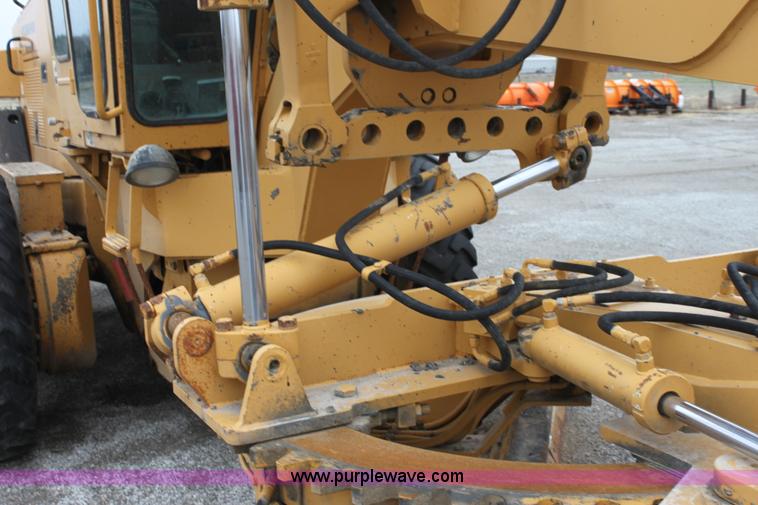 image for item E4315 Champion 720A Series IV articulated motor grader