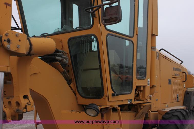 image for item E4315 Champion 720A Series IV articulated motor grader