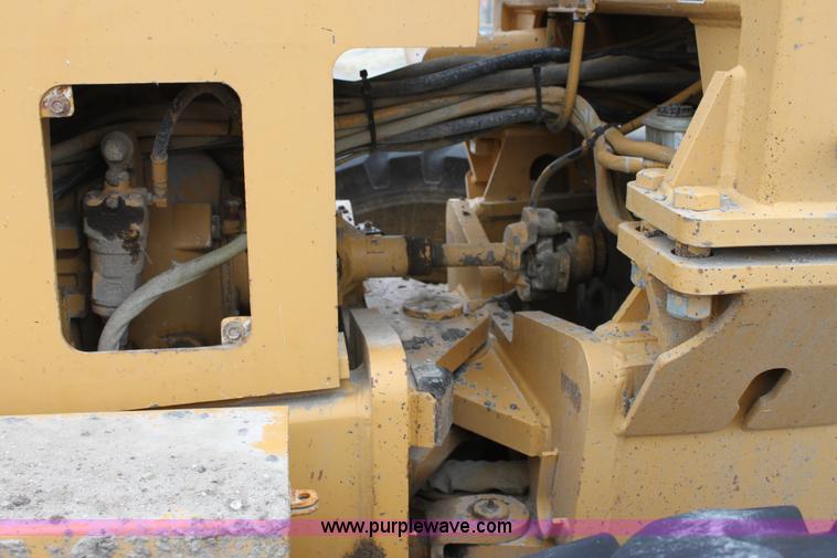 image for item E4315 Champion 720A Series IV articulated motor grader