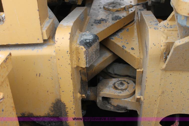 image for item E4315 Champion 720A Series IV articulated motor grader