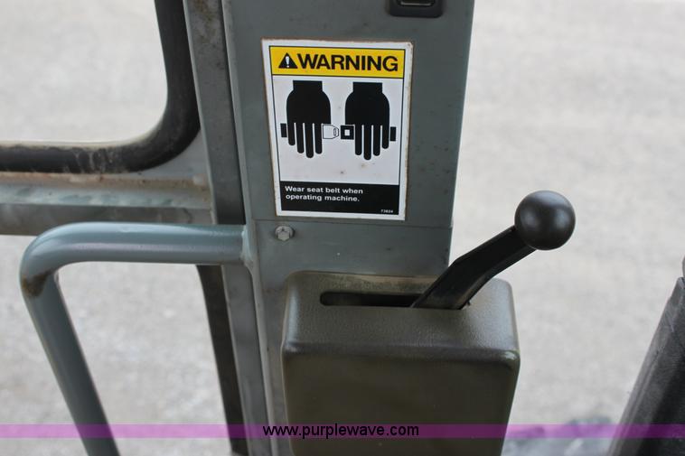 image for item E4315 Champion 720A Series IV articulated motor grader