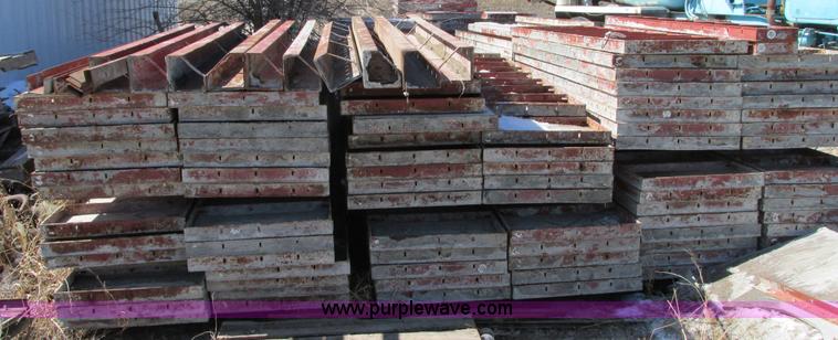 image for item E5023 Symons concrete wall forms