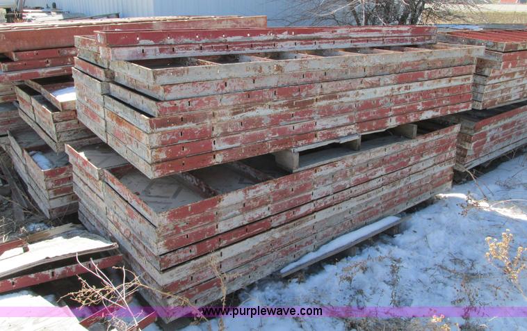image for item E5023 Symons concrete wall forms