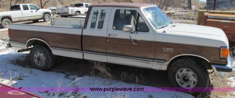 image for item E5025 1990 Ford F250 XLT Lariat SuperCab pickup truck