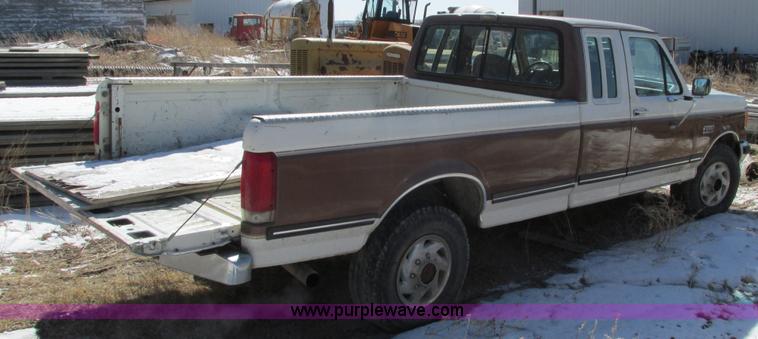 image for item E5025 1990 Ford F250 XLT Lariat SuperCab pickup truck