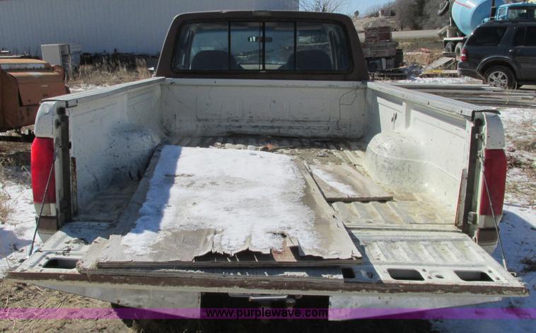 image for item E5025 1990 Ford F250 XLT Lariat SuperCab pickup truck