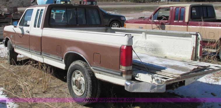 image for item E5025 1990 Ford F250 XLT Lariat SuperCab pickup truck