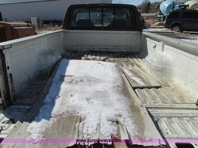 image for item E5025 1990 Ford F250 XLT Lariat SuperCab pickup truck