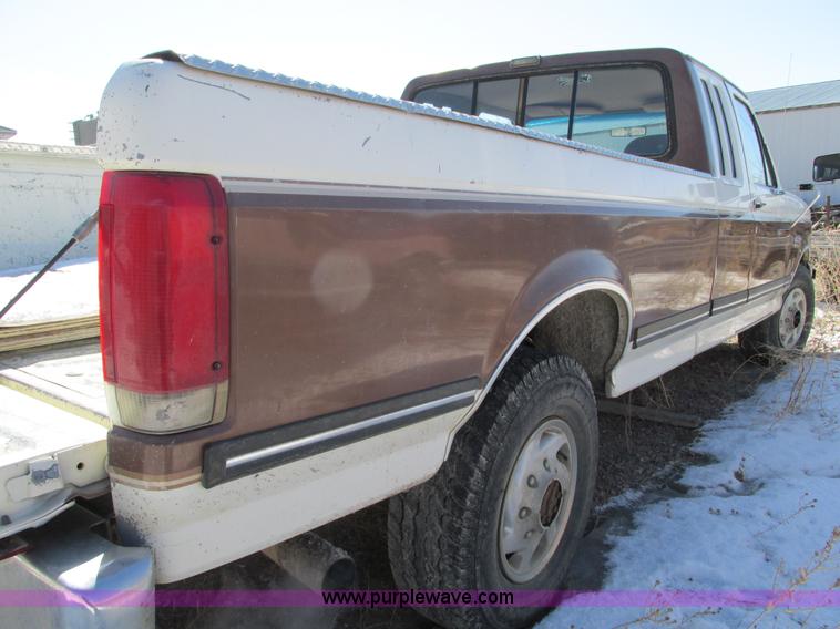 image for item E5025 1990 Ford F250 XLT Lariat SuperCab pickup truck