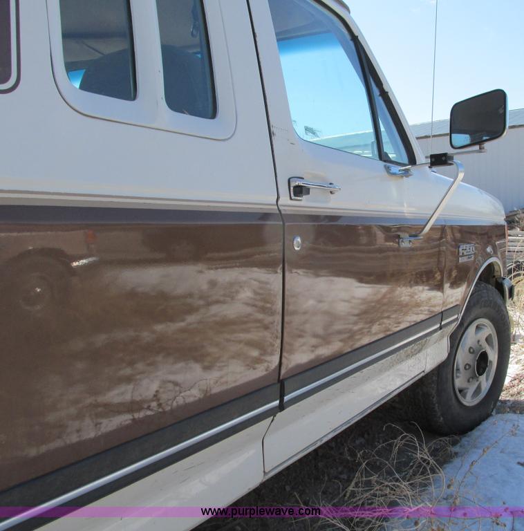 image for item E5025 1990 Ford F250 XLT Lariat SuperCab pickup truck
