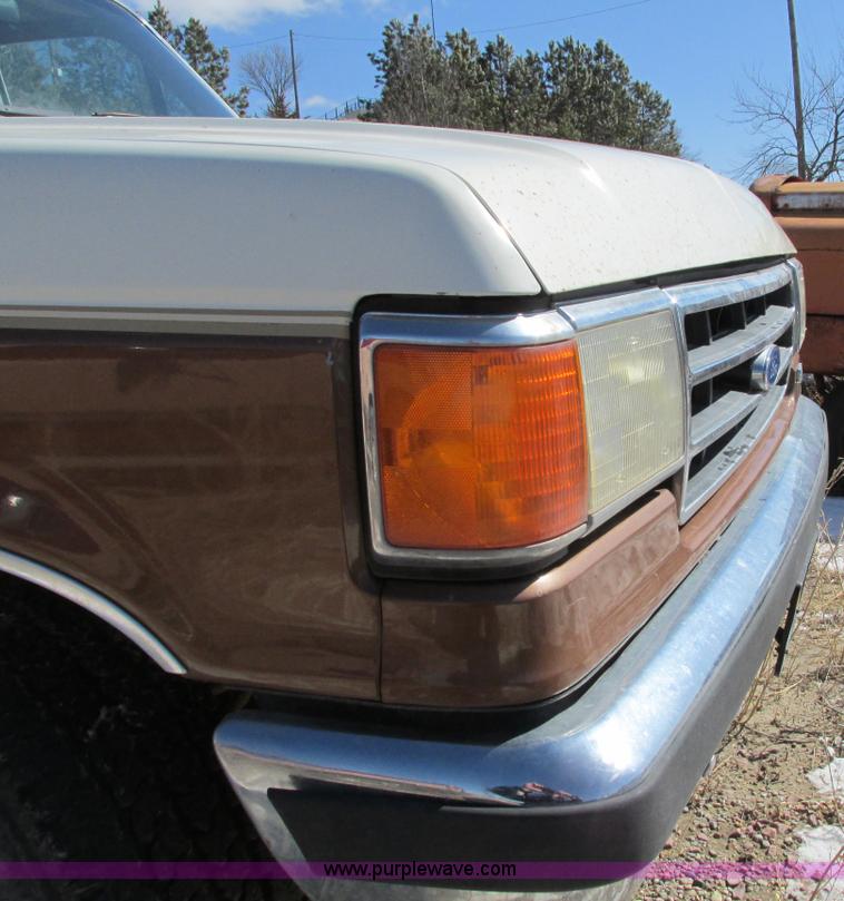 image for item E5025 1990 Ford F250 XLT Lariat SuperCab pickup truck