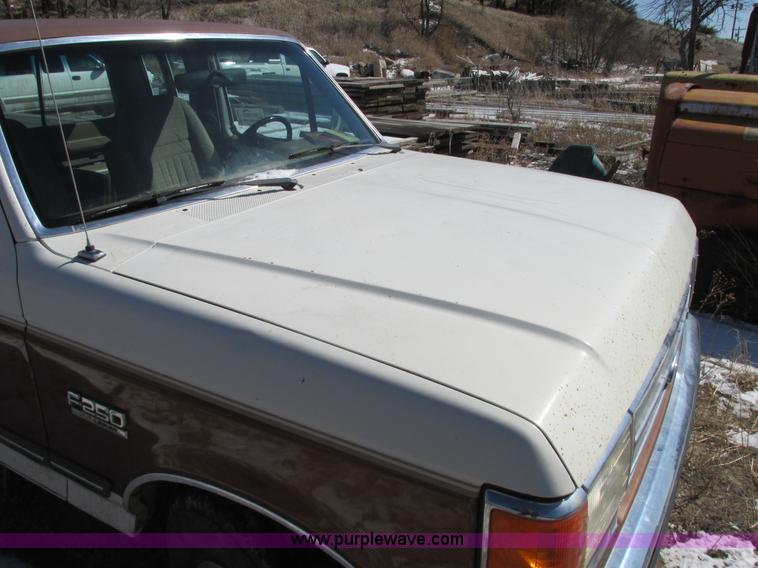 image for item E5025 1990 Ford F250 XLT Lariat SuperCab pickup truck