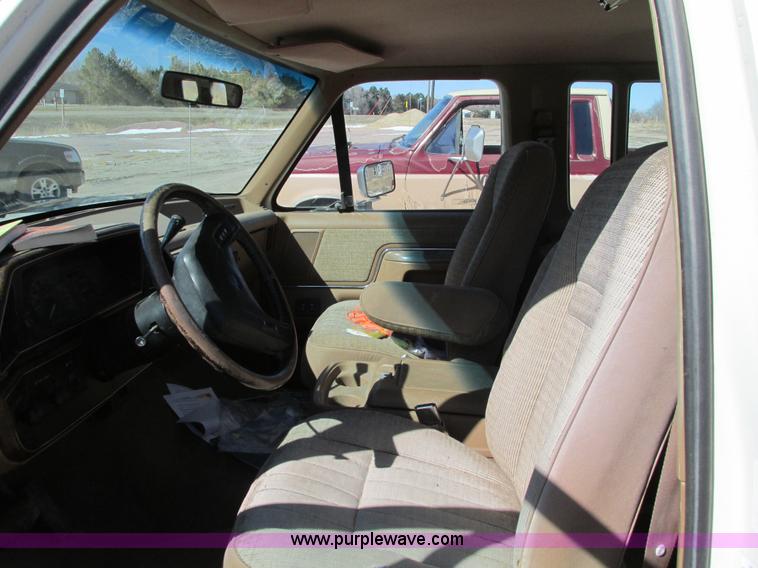 image for item E5025 1990 Ford F250 XLT Lariat SuperCab pickup truck