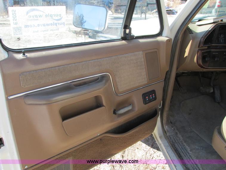 image for item E5025 1990 Ford F250 XLT Lariat SuperCab pickup truck