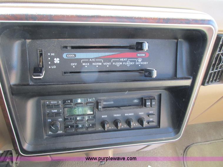 image for item E5025 1990 Ford F250 XLT Lariat SuperCab pickup truck