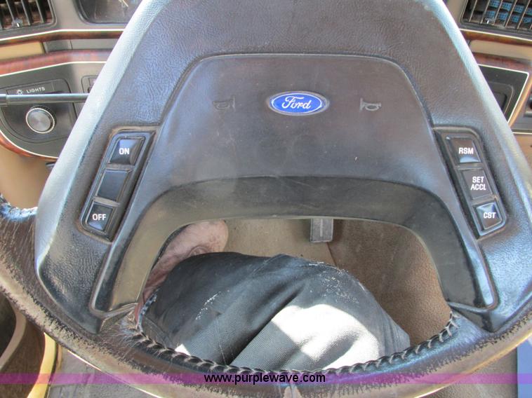 image for item E5025 1990 Ford F250 XLT Lariat SuperCab pickup truck