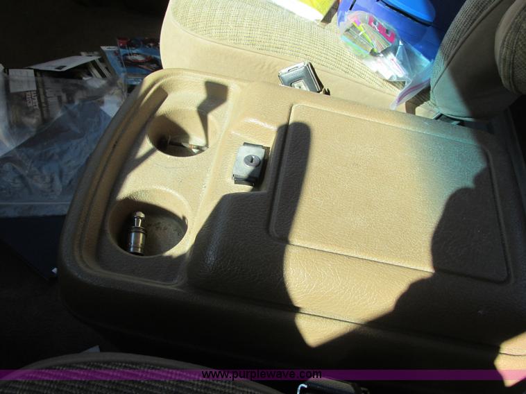 image for item E5025 1990 Ford F250 XLT Lariat SuperCab pickup truck