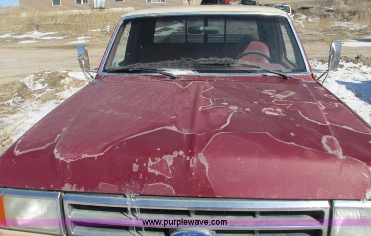 image for item E5026 1989 Ford F250 XLT Lariat SuperCab pickup truck