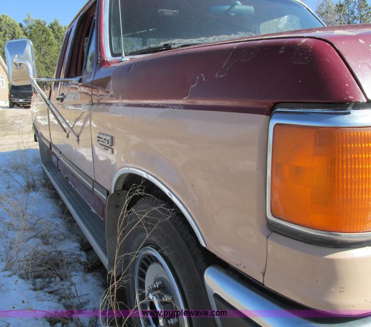 image for item E5026 1989 Ford F250 XLT Lariat SuperCab pickup truck