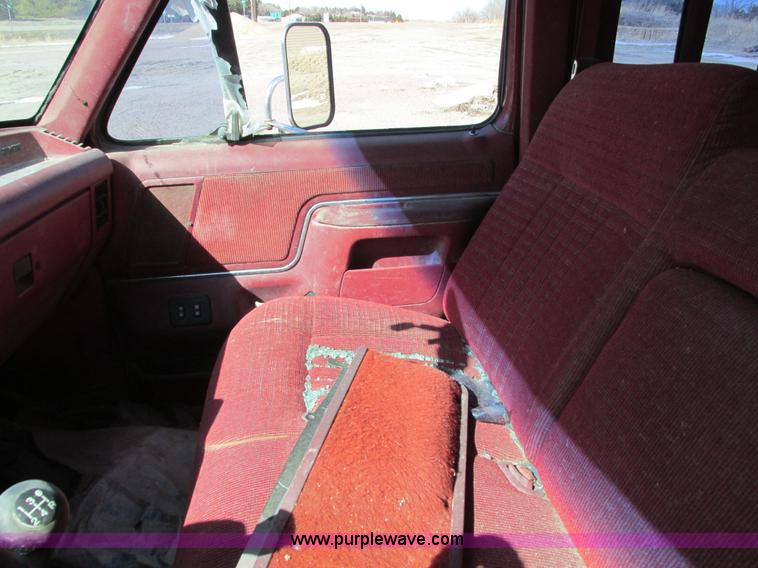image for item E5026 1989 Ford F250 XLT Lariat SuperCab pickup truck