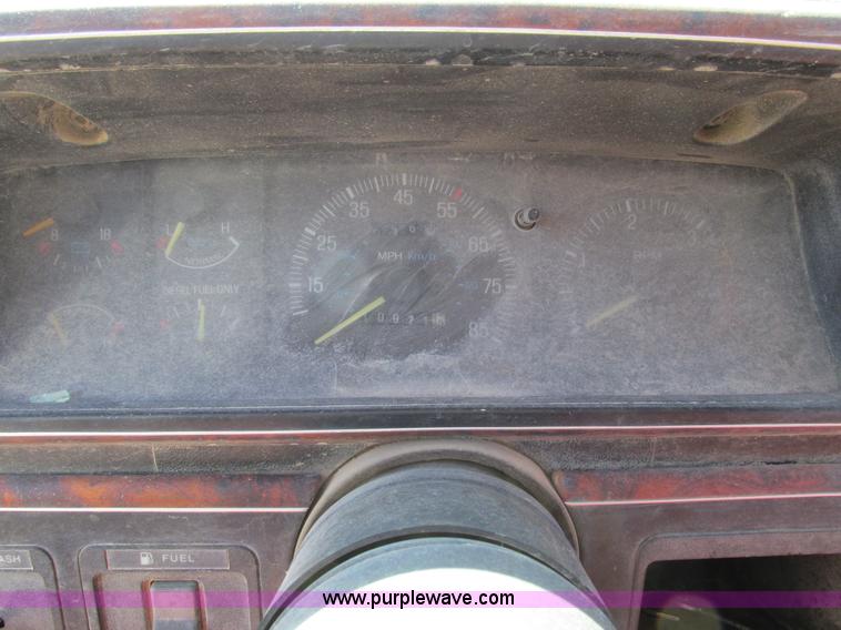 image for item E5026 1989 Ford F250 XLT Lariat SuperCab pickup truck