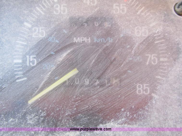 image for item E5026 1989 Ford F250 XLT Lariat SuperCab pickup truck