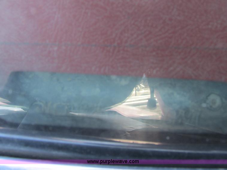 image for item E5026 1989 Ford F250 XLT Lariat SuperCab pickup truck